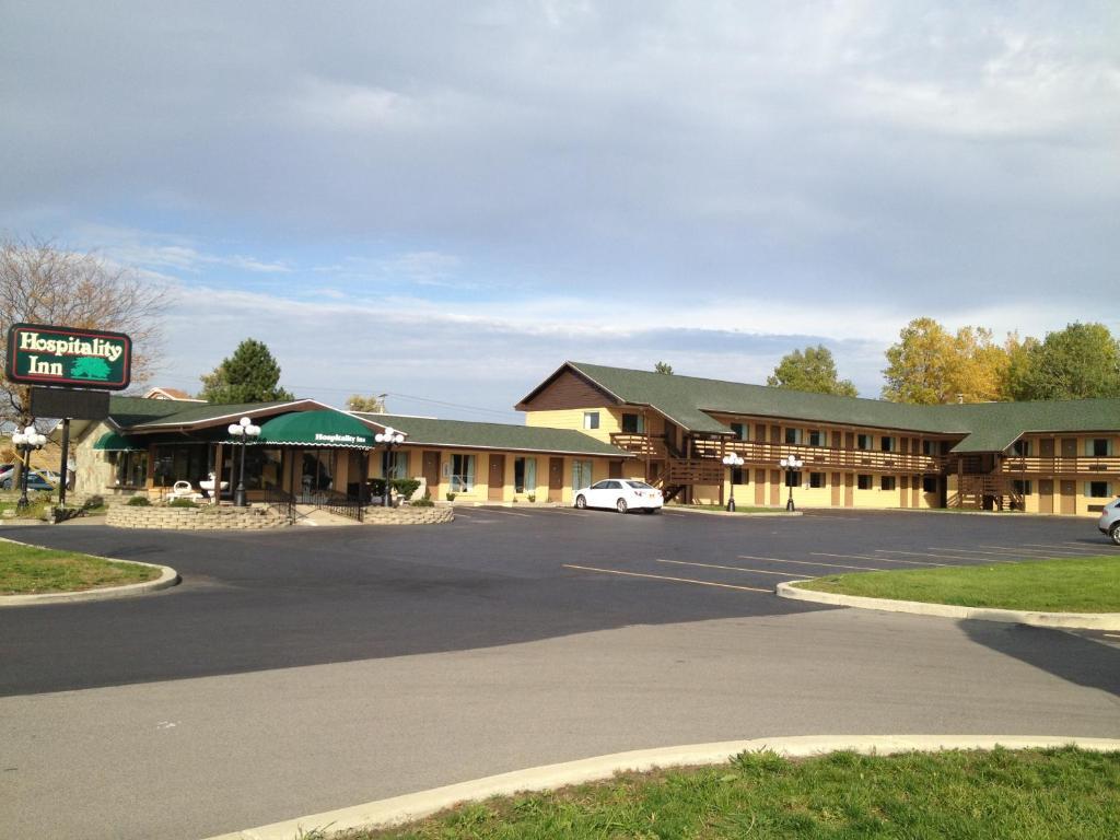 Hospitality Inn Bowmansville Exterior photo